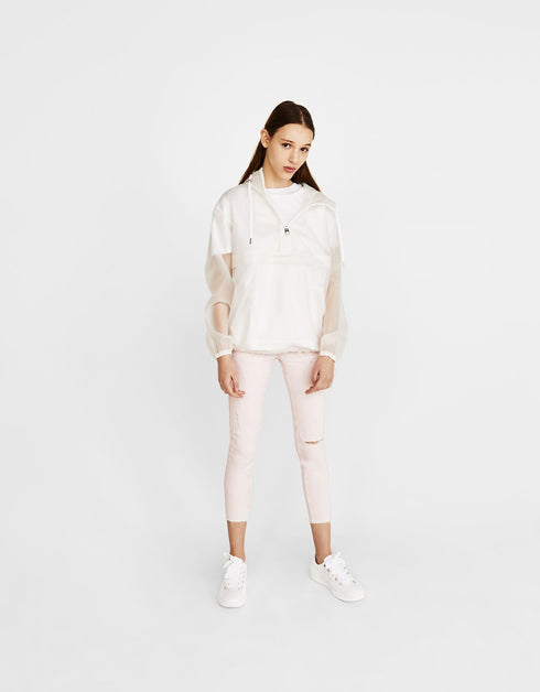 Low waist ripped jeans